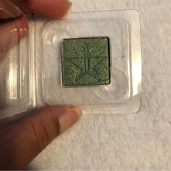 Jeffree Star Cosmetics Artistry Singles Eyeshadow Bundle! - Picture 4 of 4